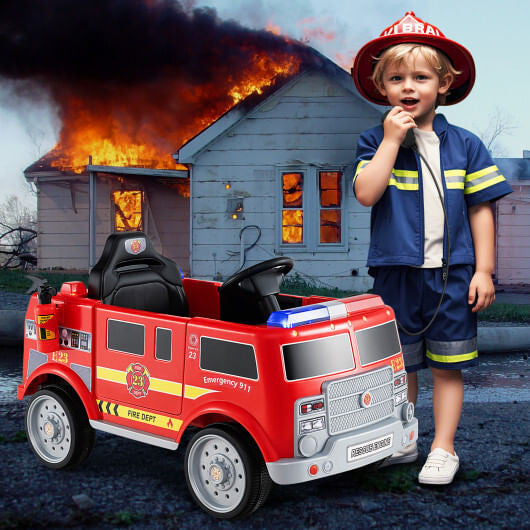 Kinder fahren auf Feuerwehrauto mit Fernbedienung und Feuerlöscher-Rot